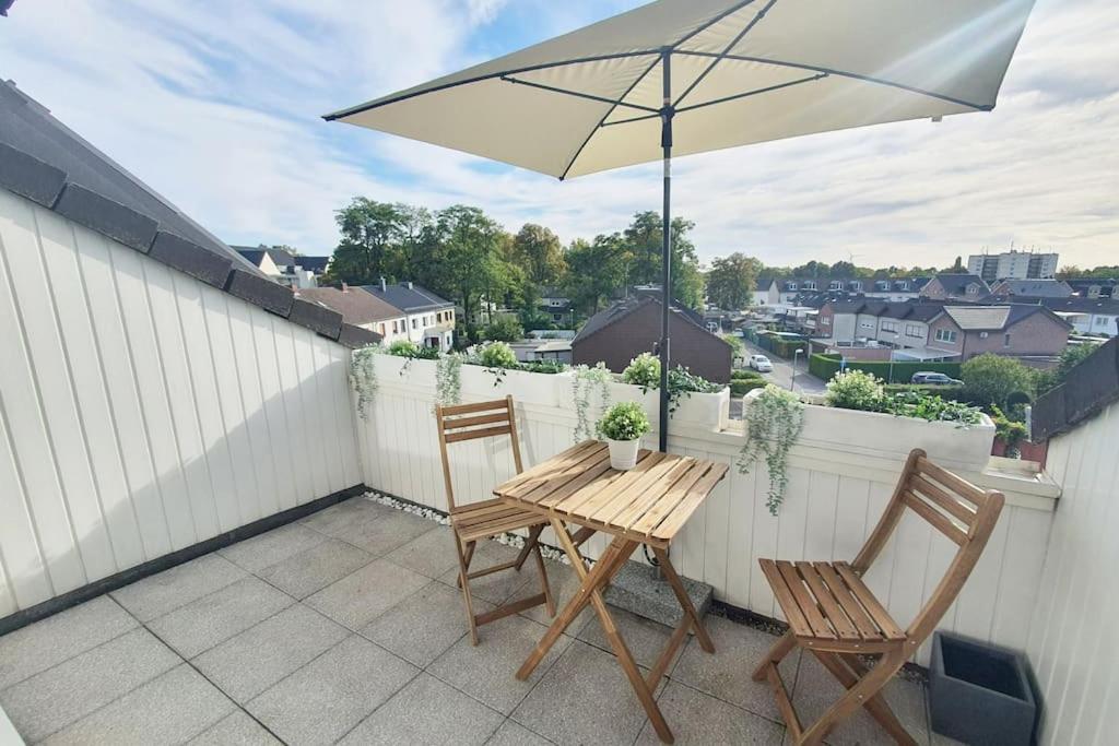 Modernes Und Ruhiges Appartement Mit Loggia Marl Exterior foto