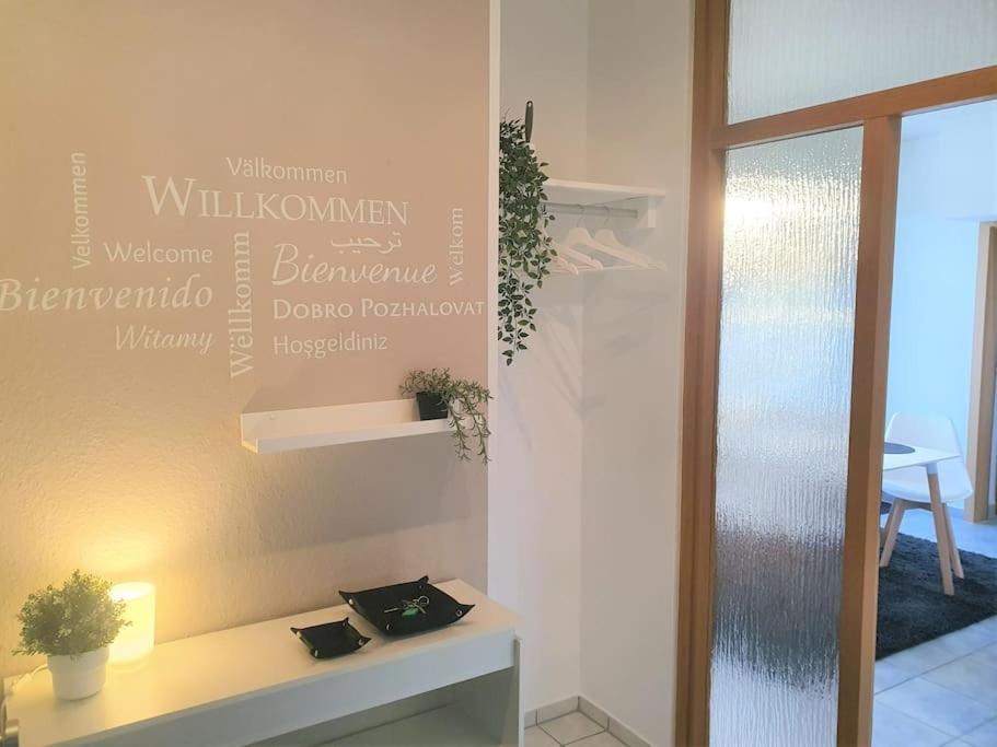 Modernes Und Ruhiges Appartement Mit Loggia Marl Exterior foto