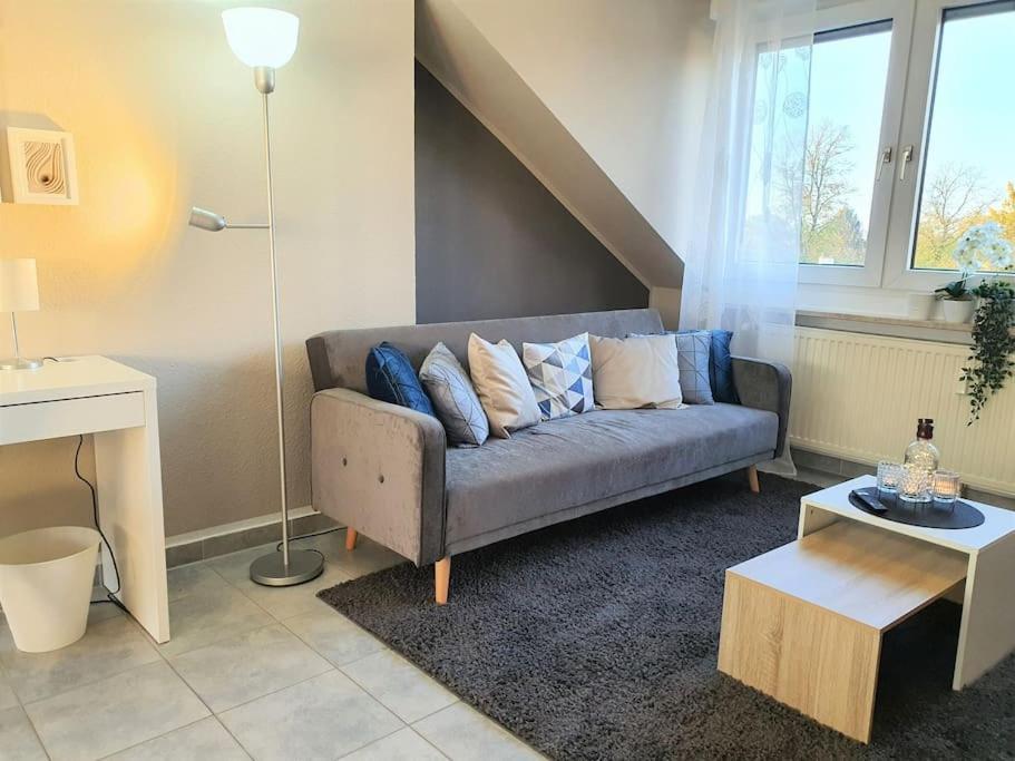 Modernes Und Ruhiges Appartement Mit Loggia Marl Exterior foto