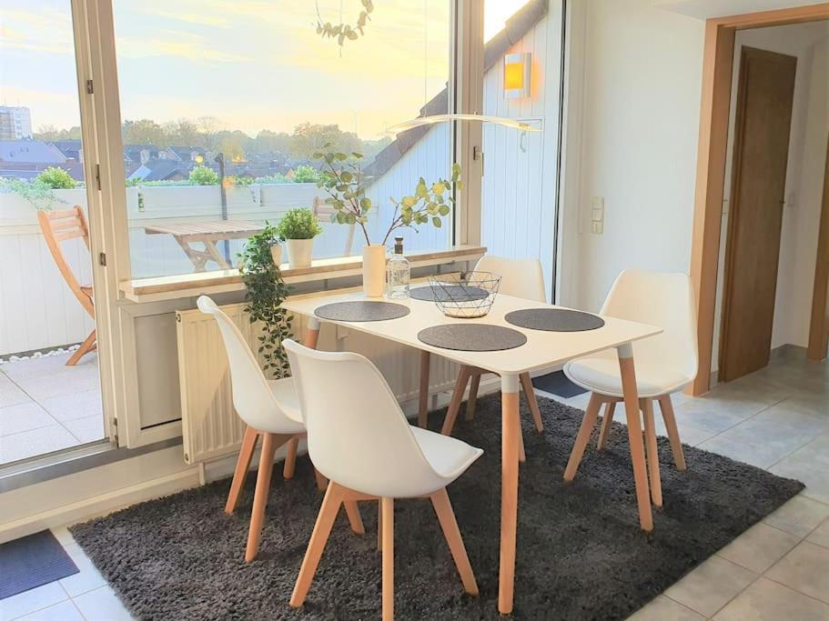 Modernes Und Ruhiges Appartement Mit Loggia Marl Exterior foto