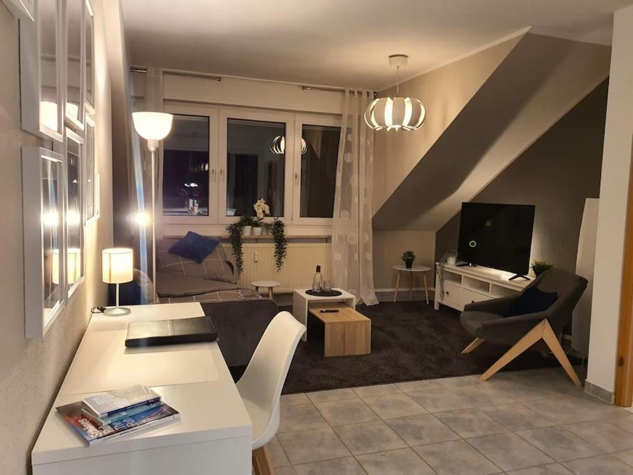 Modernes Und Ruhiges Appartement Mit Loggia Marl Exterior foto